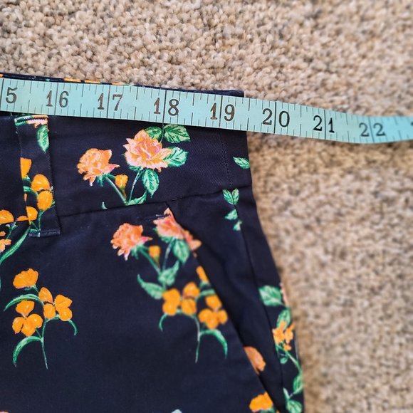 Crown & Ivy Shelby Floral Shorts Size 16 Scalloped - Picture 5 of 8